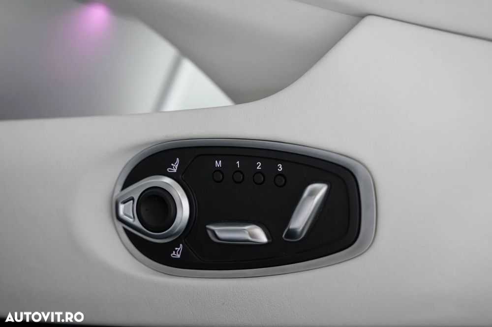 Aston Martin DB12 Volante - 28
