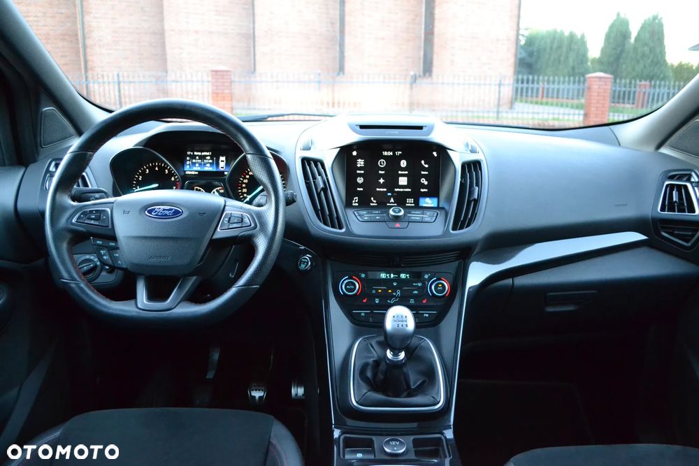 Ford Kuga 1.5 EcoBoost 2x4 ST-Line - 25