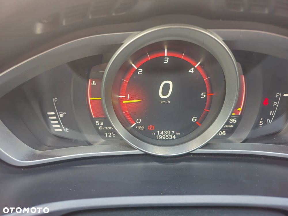 Volvo V40 D2 Drive-E SCR Momentum - 24