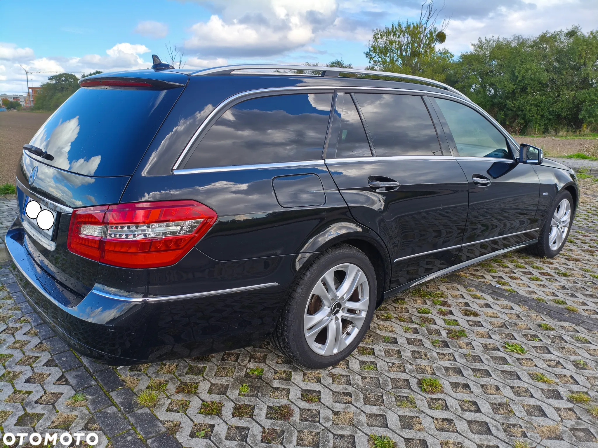 Mercedes-Benz Klasa E 200 T CGI BlueEFFICIENCY Avantgarde - 4