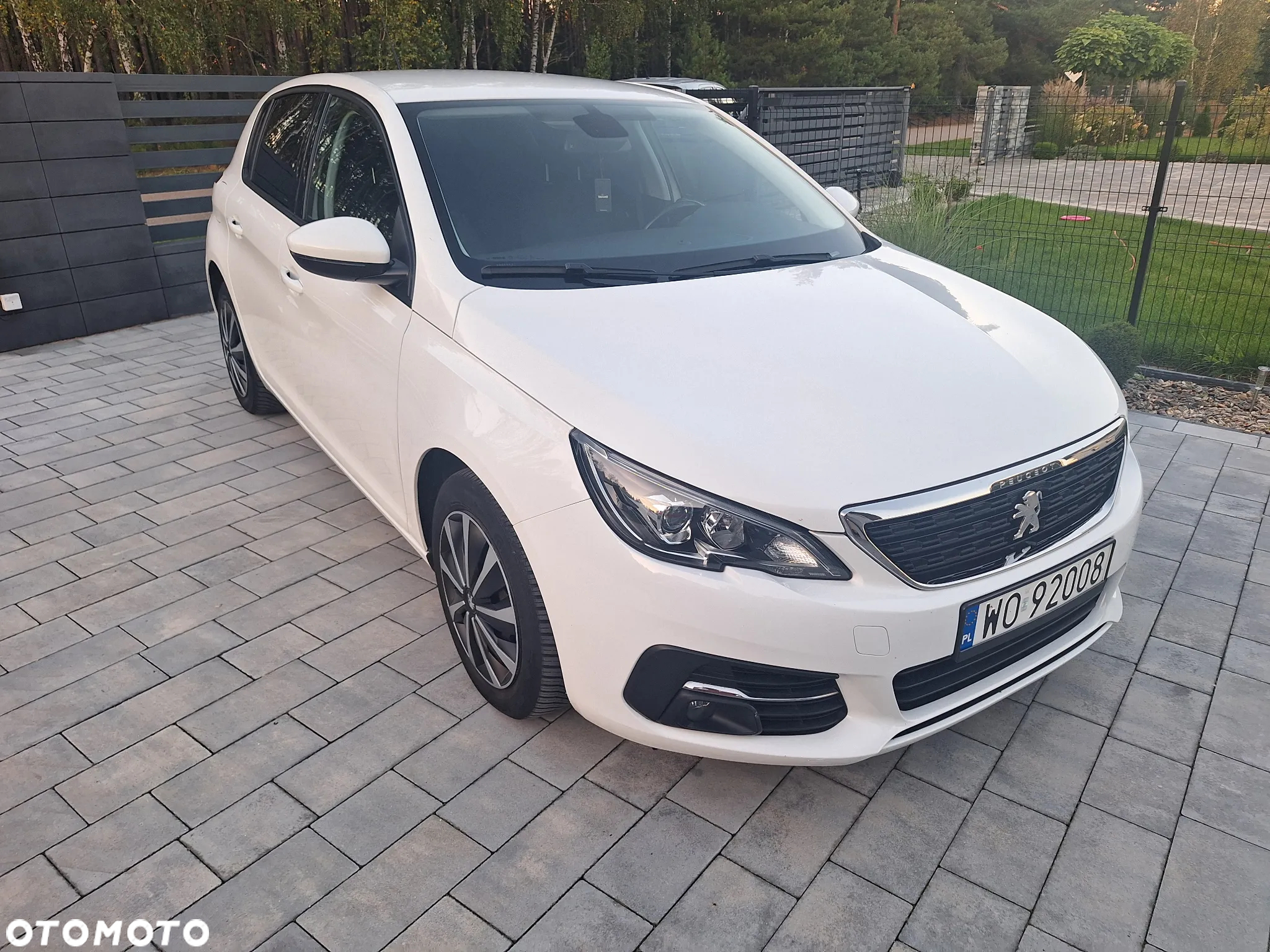 Peugeot 308 1.5 BlueHDi Allure S&S - 4