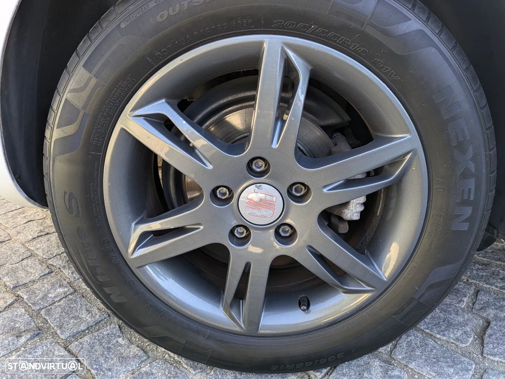 SEAT Leon 1.6 TDI Ecomotive Reference - 12