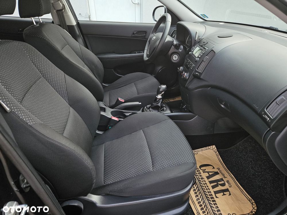 Hyundai i30 1.4 FIFA WM Edition - 18