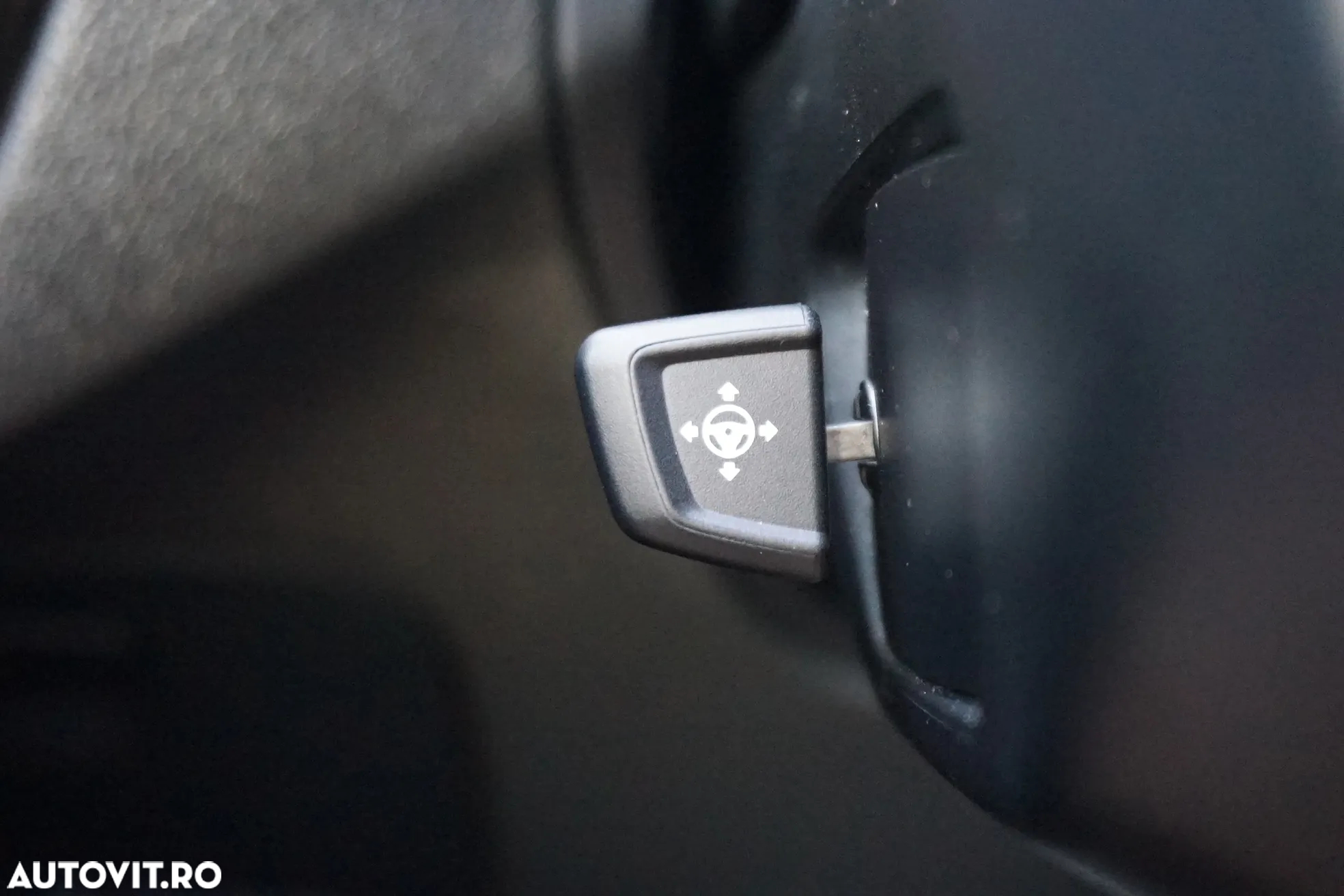 BMW Seria 5 530e - 37