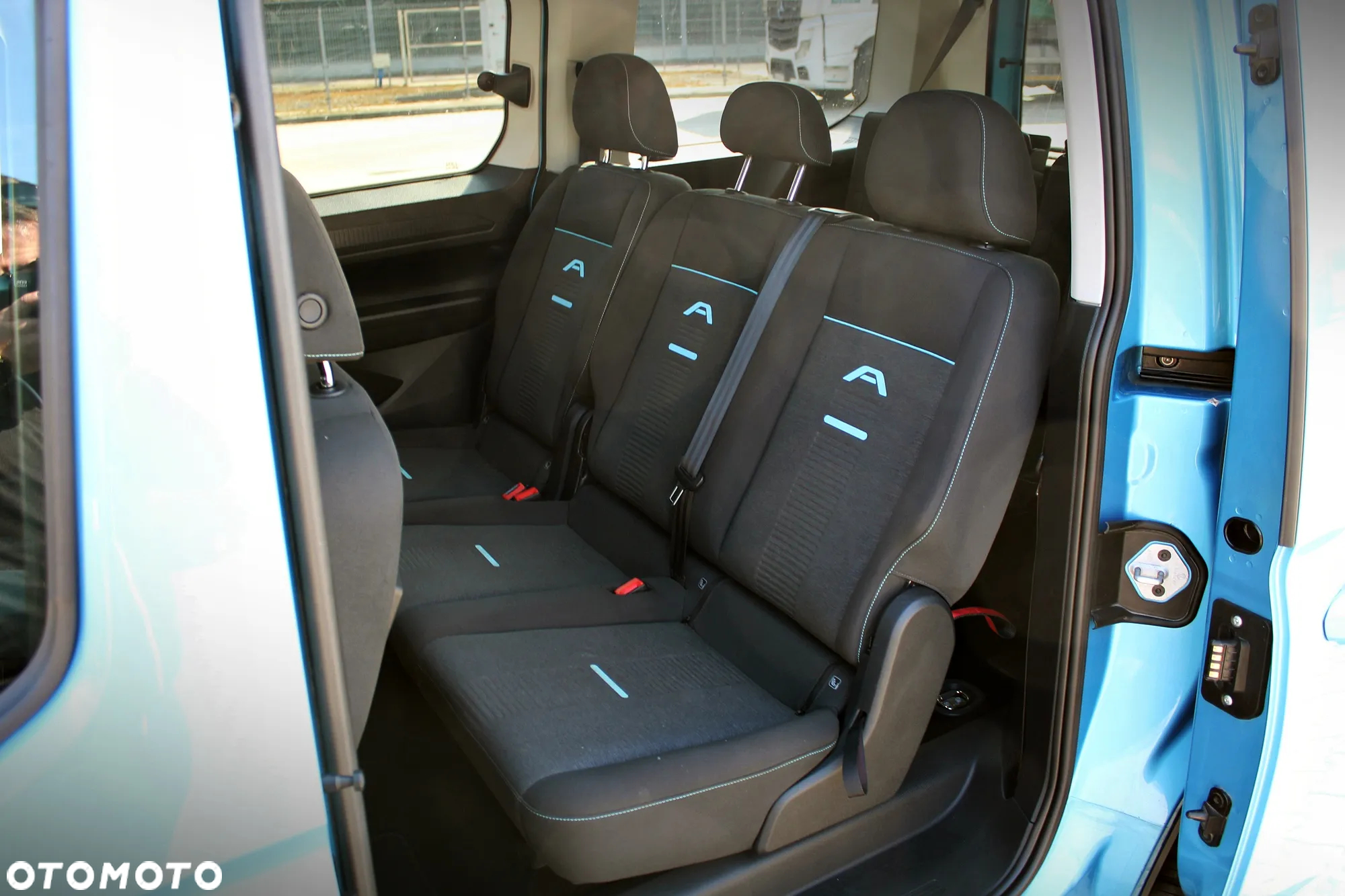 Ford Tourneo Connect 2.0 EcoBlue Active - 28