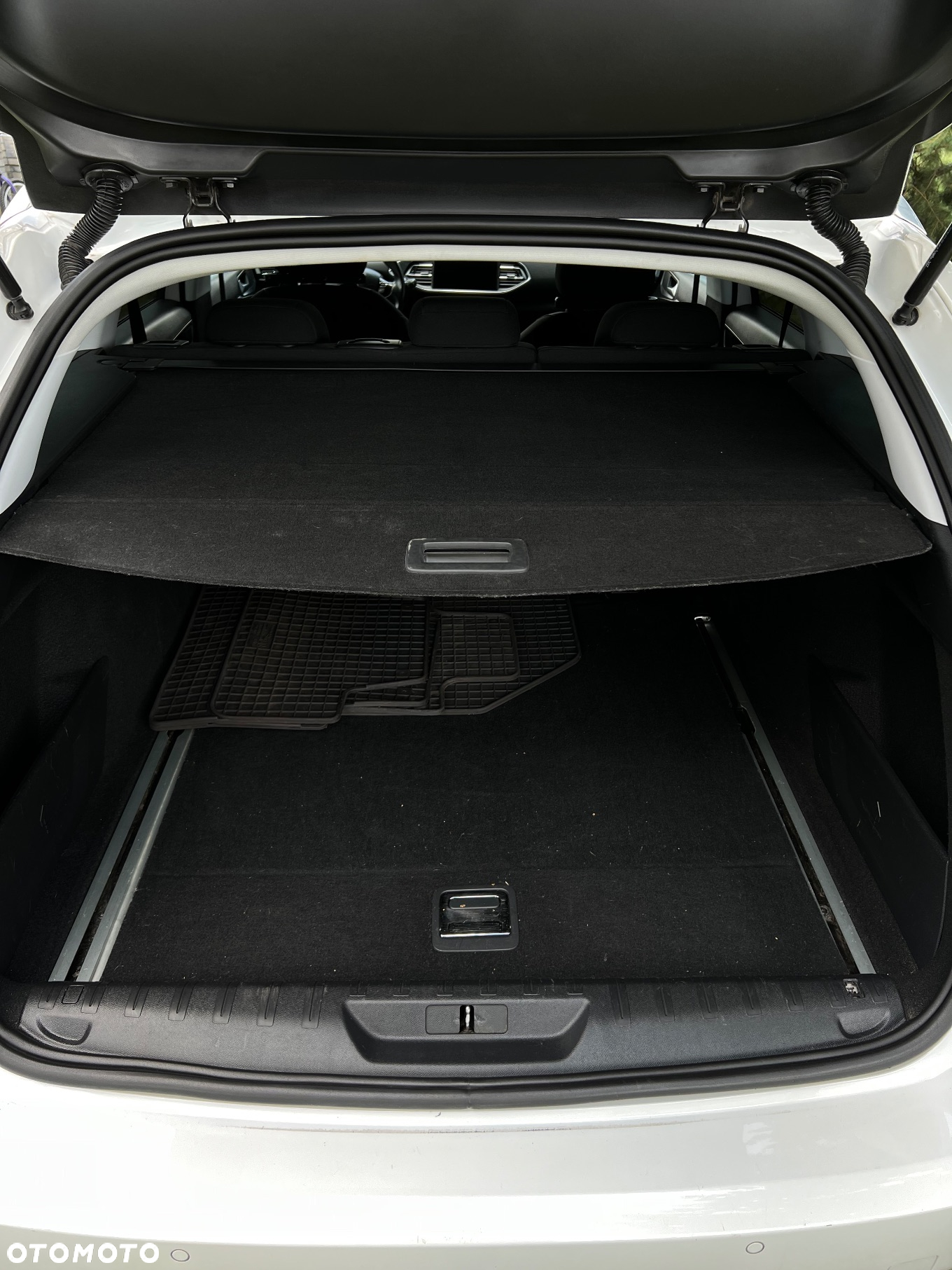 Peugeot 308 1.5 BlueHDi Allure S&S - 10