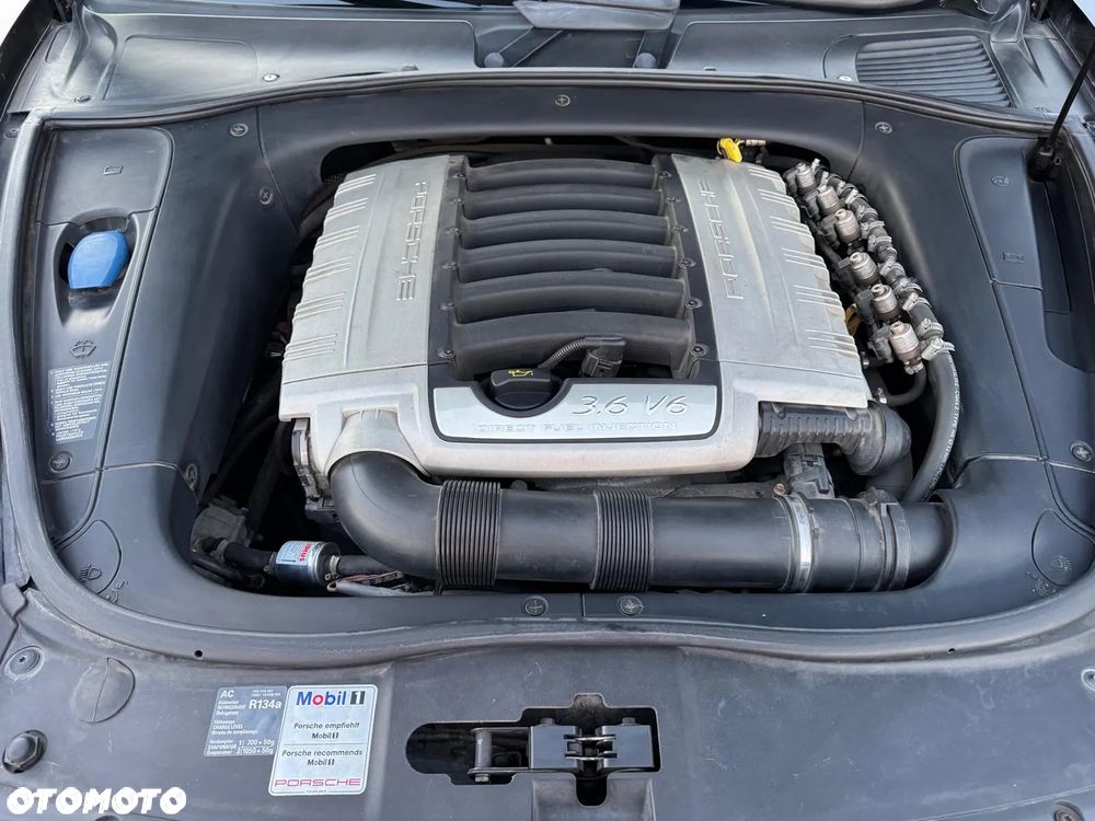 Porsche Cayenne - 19