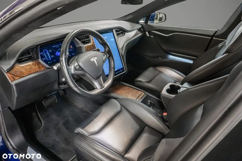 Tesla Model S - 18