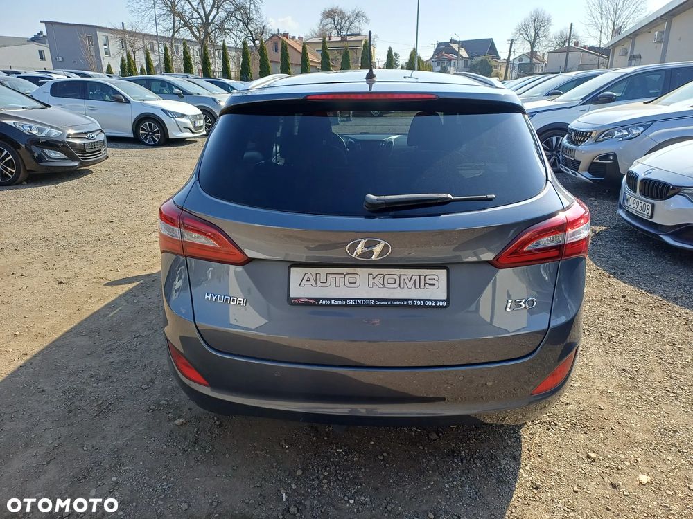 Hyundai i30 blue Kombi 1.6 GDi Passion - 6