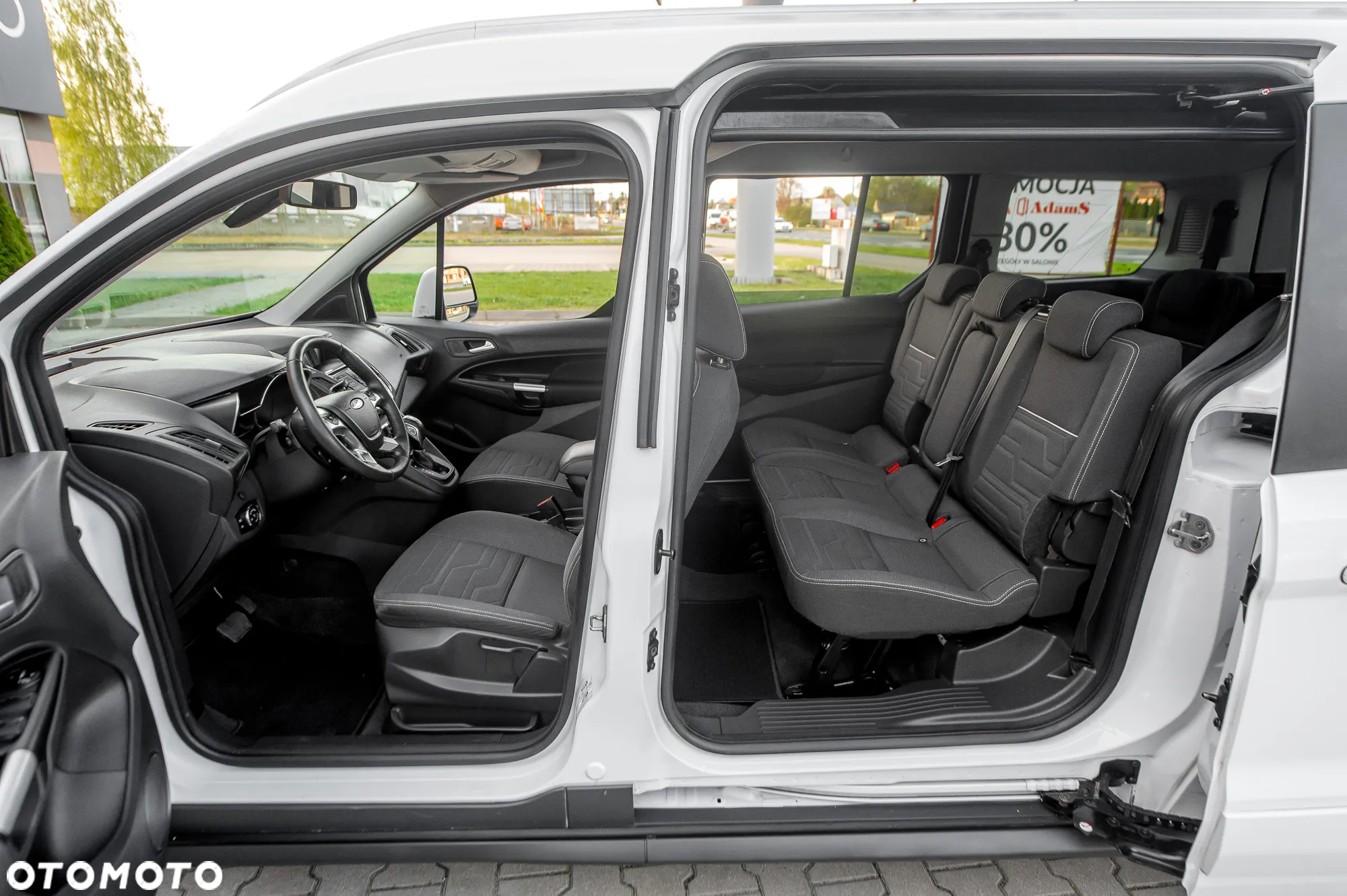 Ford Tourneo Connect Grand - 23