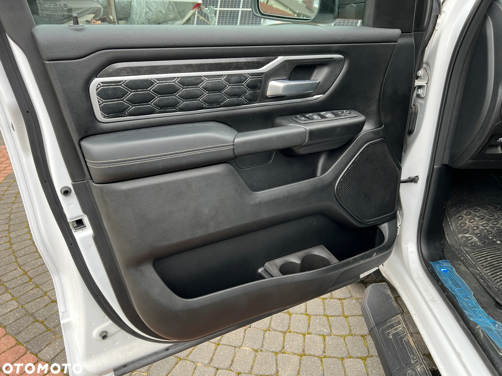 RAM 1500 - 10