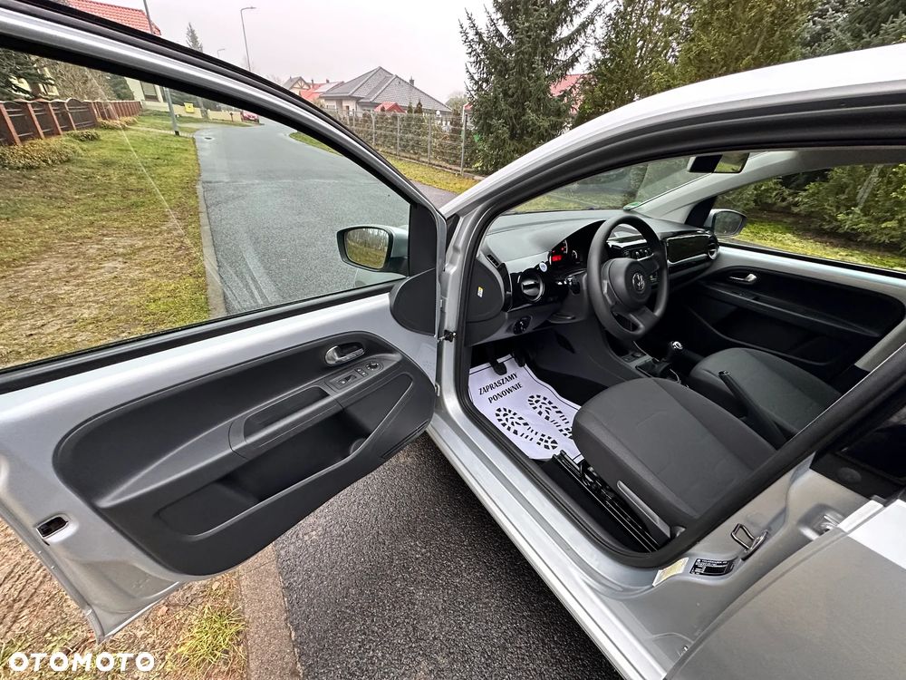Volkswagen up! high - 17