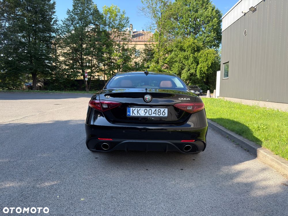 Alfa Romeo Giulia 2.2 D Turbo Veloce Q4 - 5