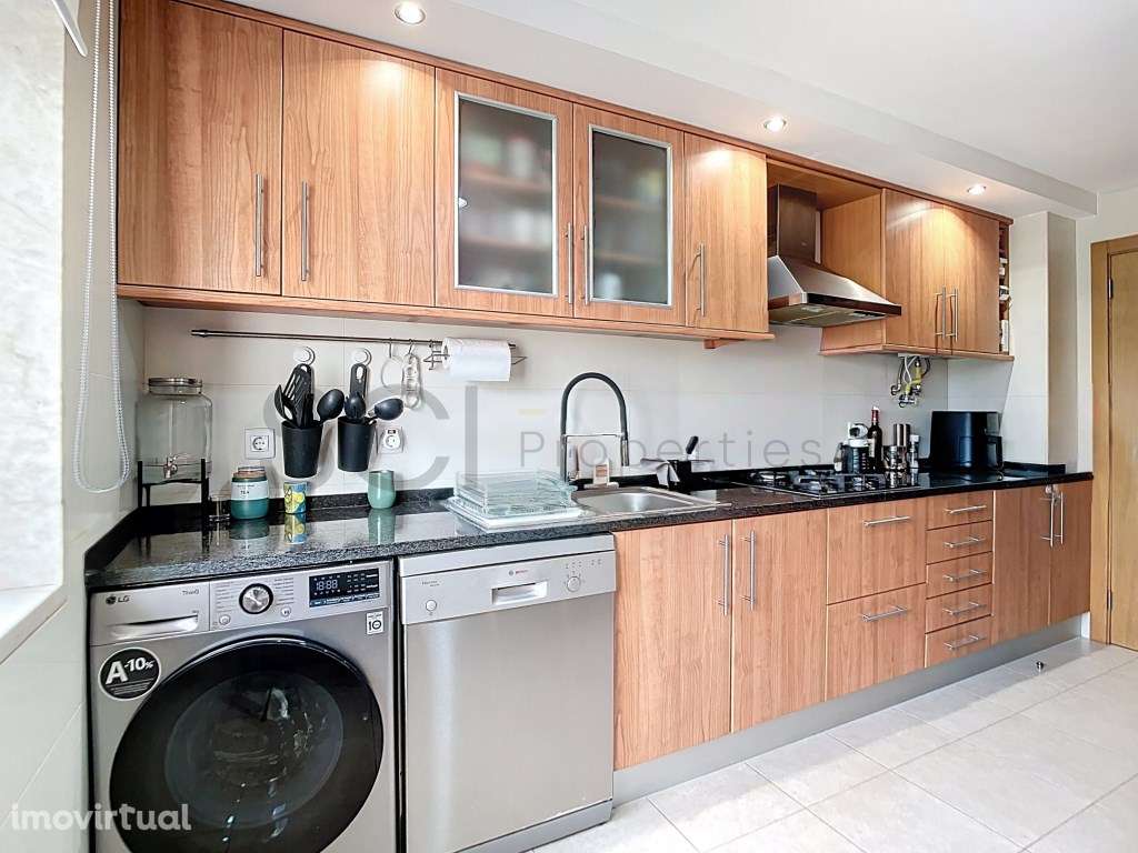 Apartamento T2 com Arrecadação e Parqueamento Seixal - Grande imagem: 3/28