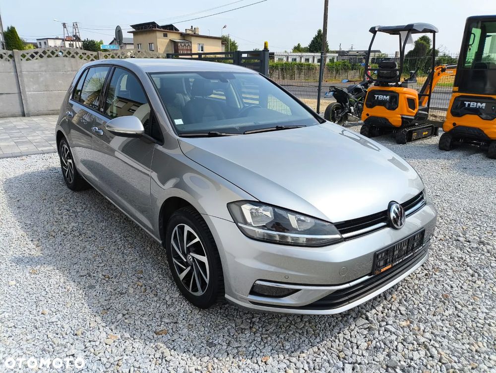 Volkswagen Golf - 8