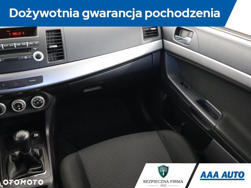 Mitsubishi Lancer - 10