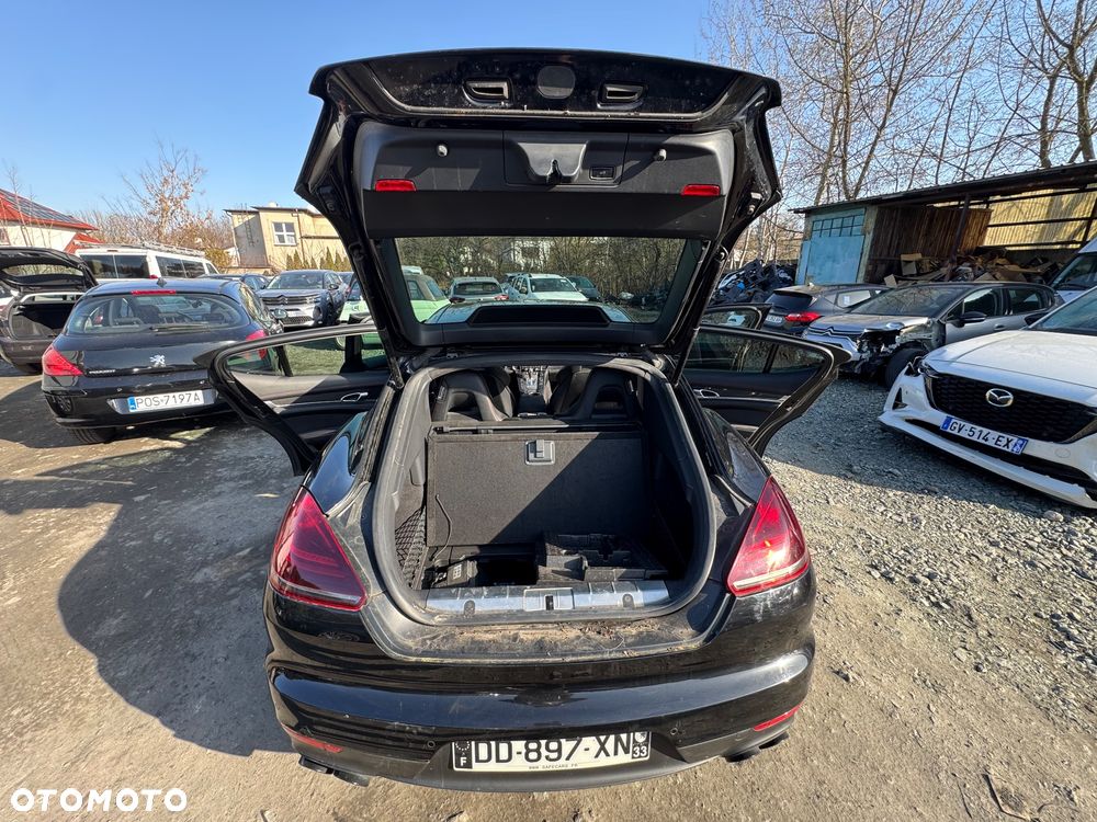 Porsche Panamera GTS - 23