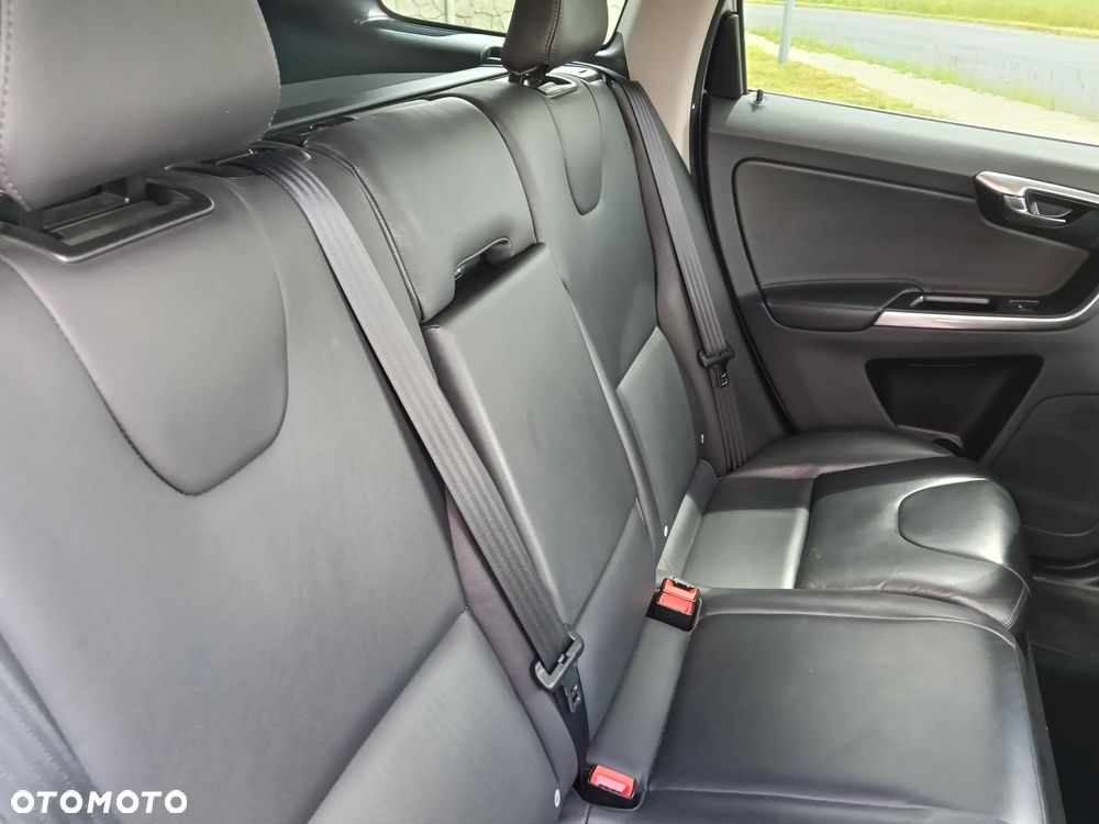 Volvo XC 60 D3 Geartronic Summum - 20