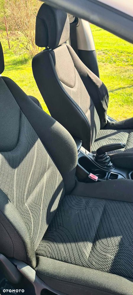 Peugeot 308 1.6 HDi Presence - 3