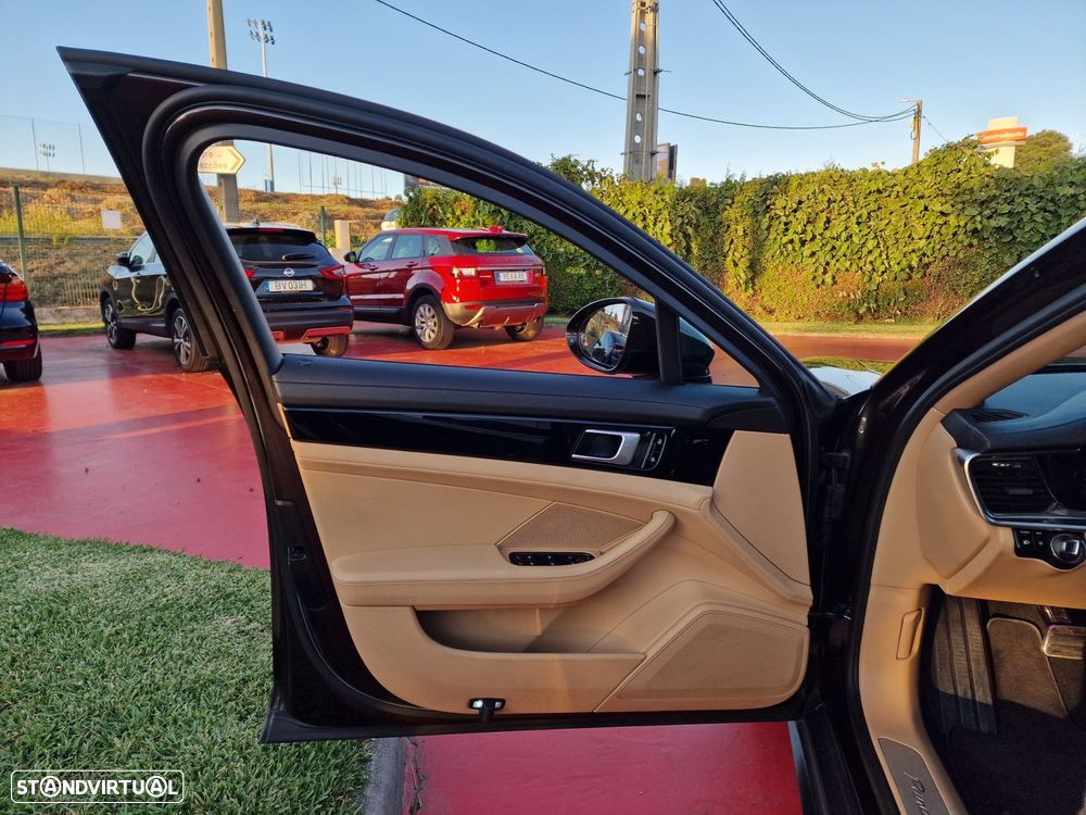 Porsche Panamera 4 E-Hybrid - 11