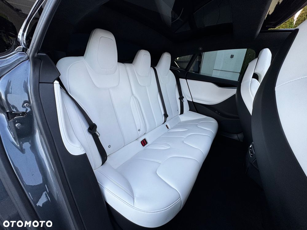 Tesla Model S Long Range Plus - 21