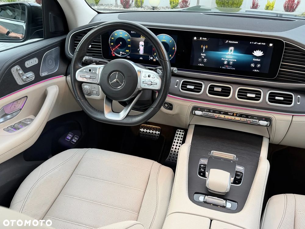 Mercedes-Benz GLS - 28