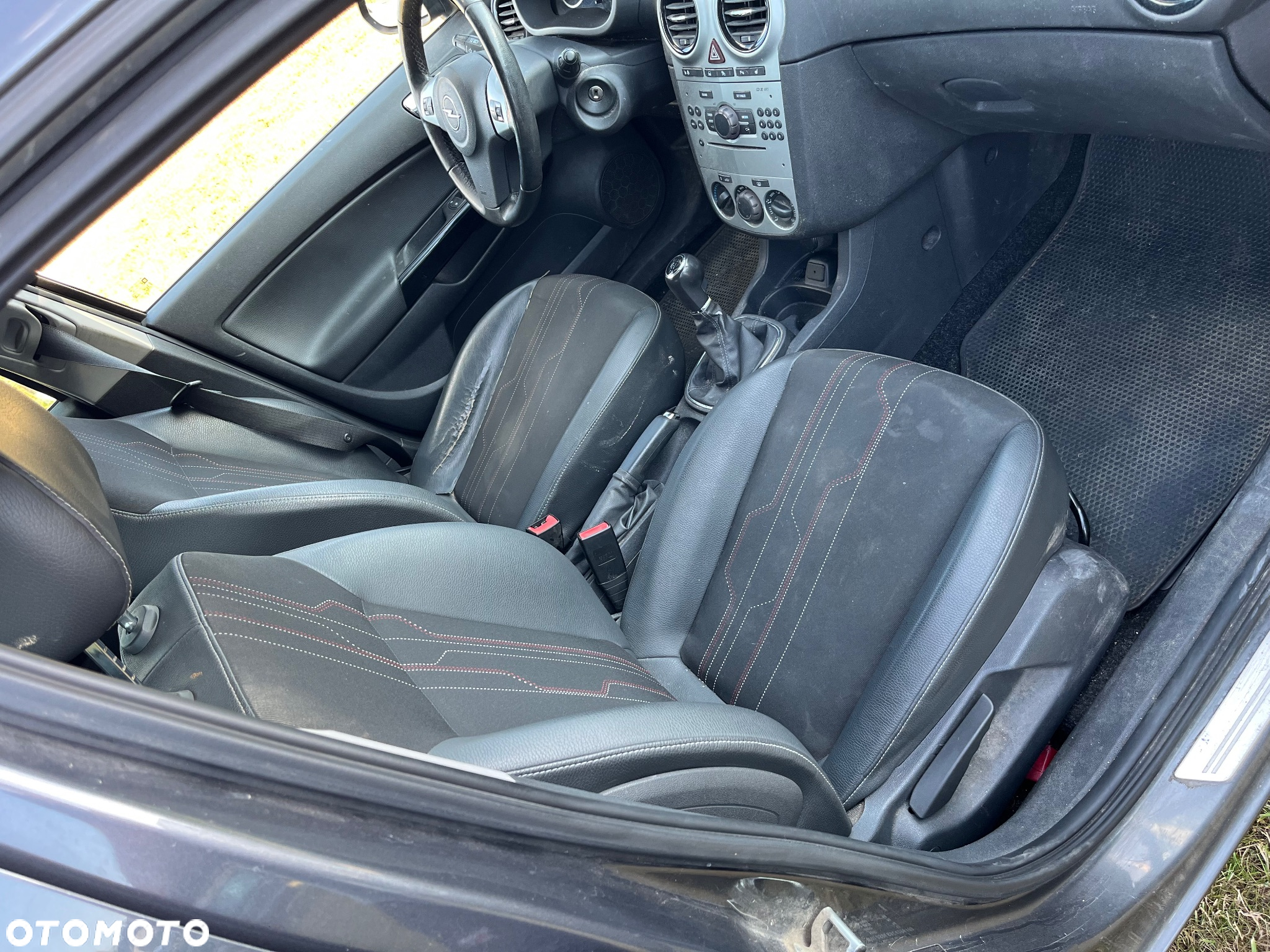 Opel Corsa 1.4 16V Active - 11