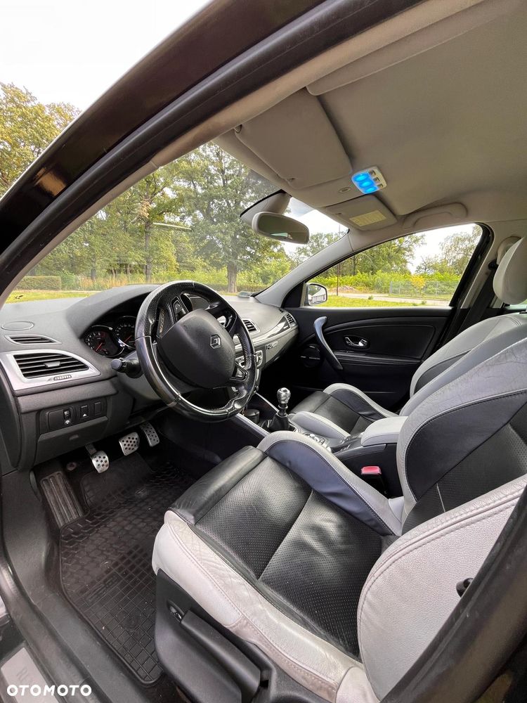 Renault Megane TCe 180 GT - 9