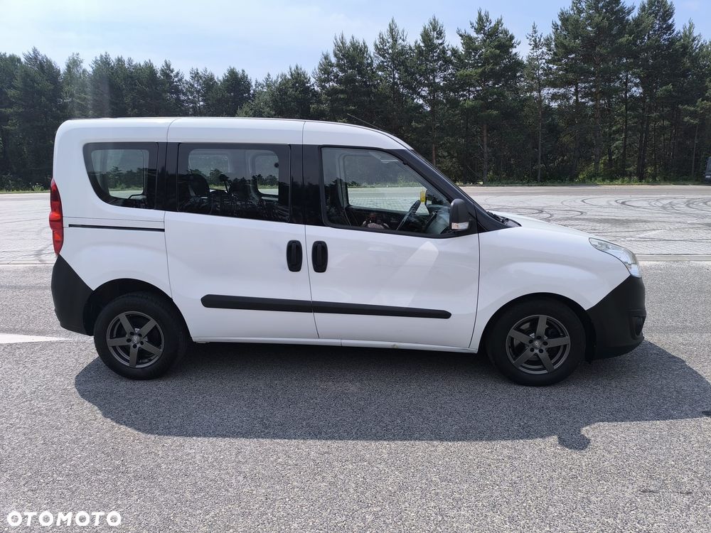 Opel Combo 1.6 CDTI Cosmo - 4