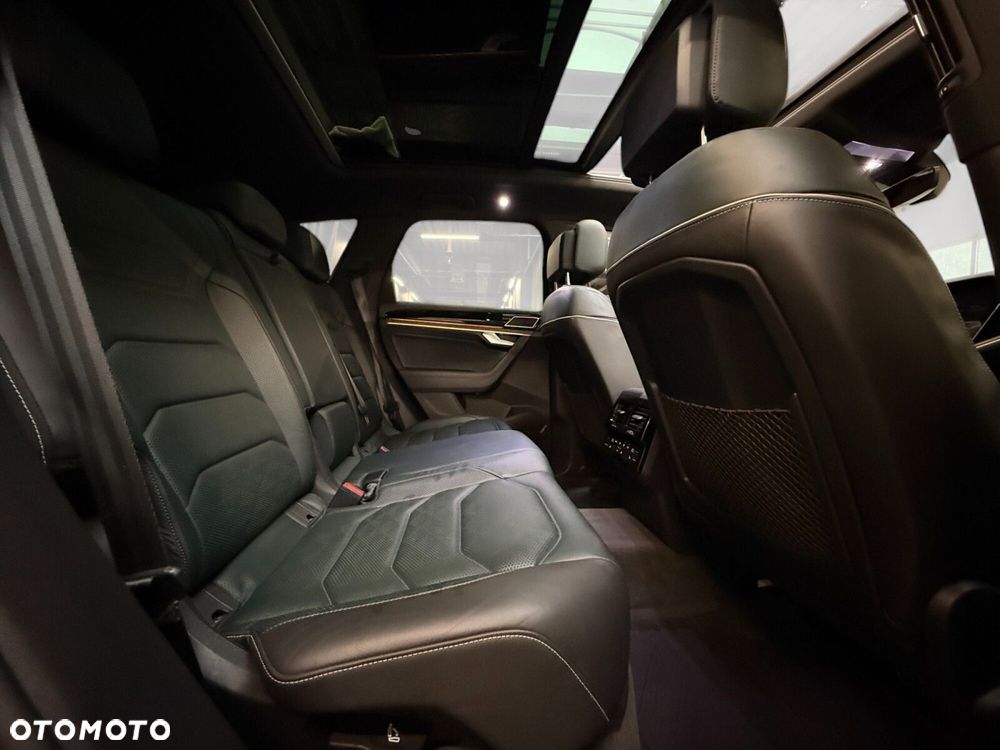 Volkswagen Touareg - 24