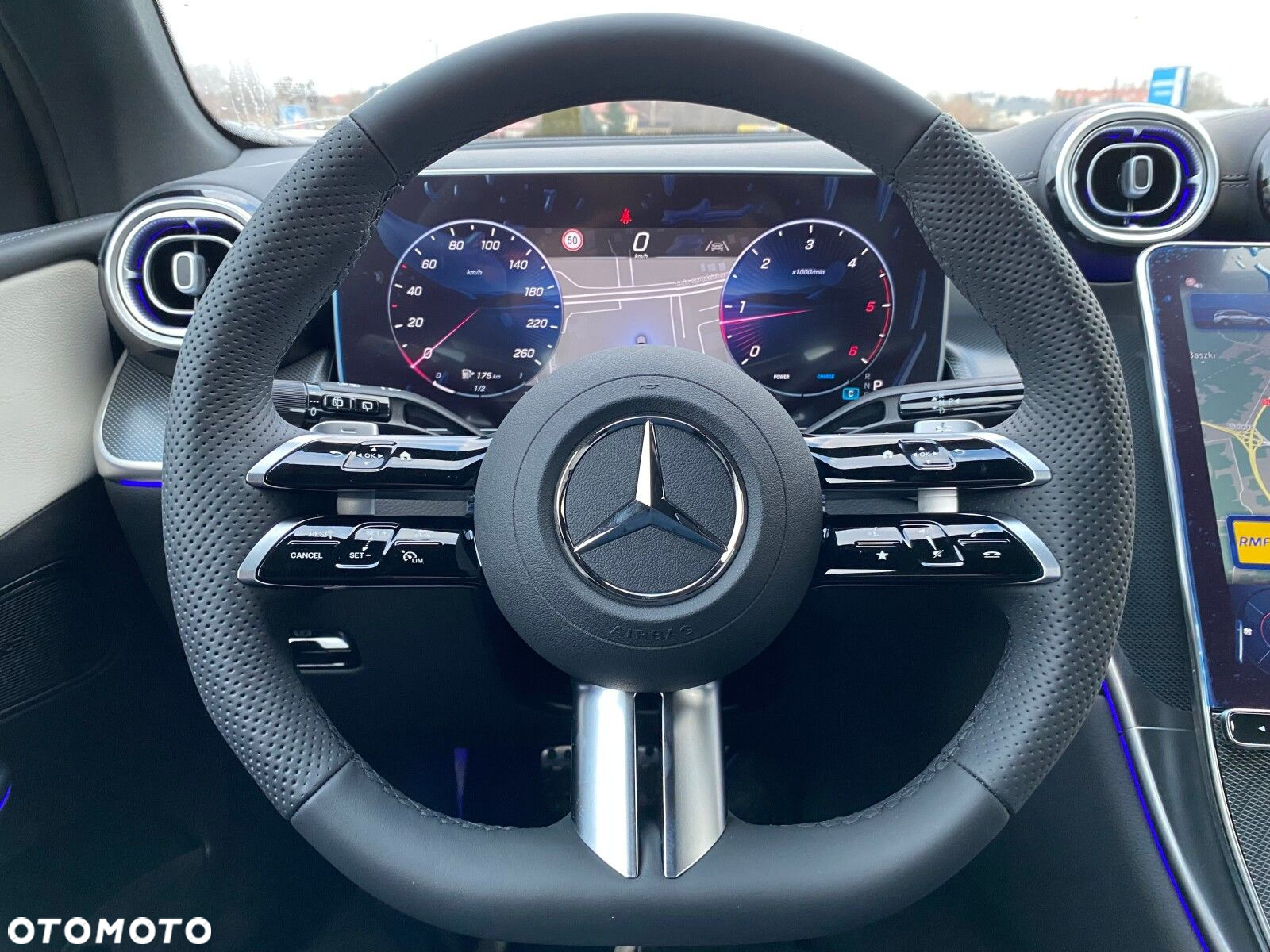 Mercedes-Benz GLC - 11