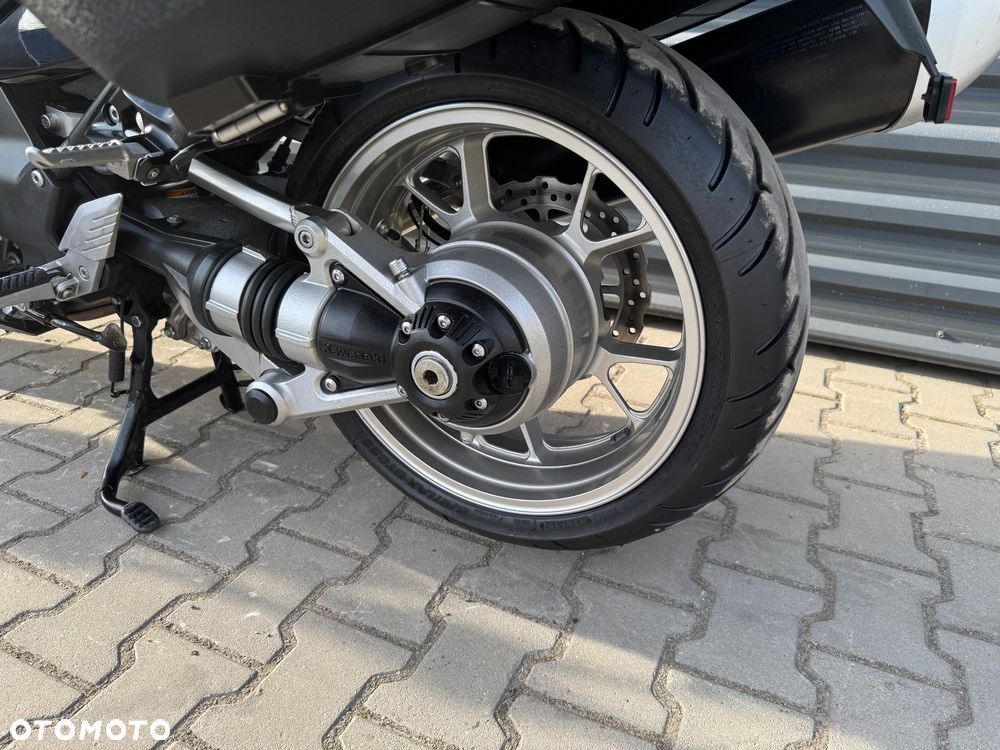 Kawasaki GTR - 17