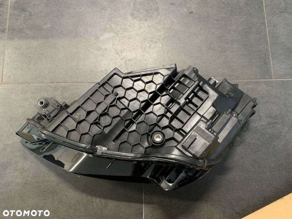 Lampa prawa AUDI ETRON E-TRON 4KE - 6