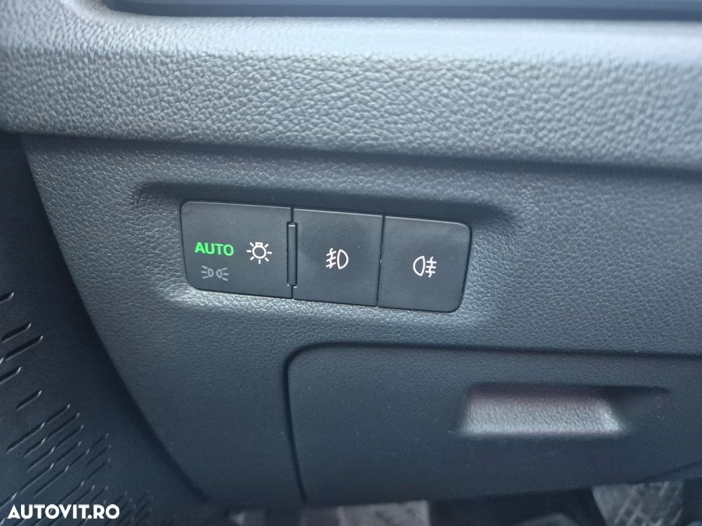 Skoda Octavia 2.0 TDI DSG Ambition - 13