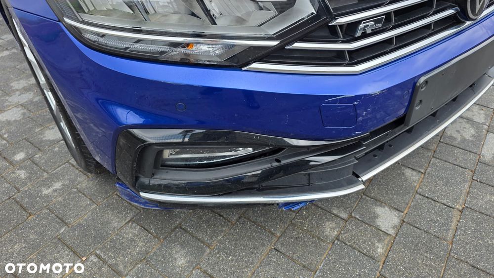 Volkswagen Passat Variant 2.0 TDI SCR DSG R-Line - 8