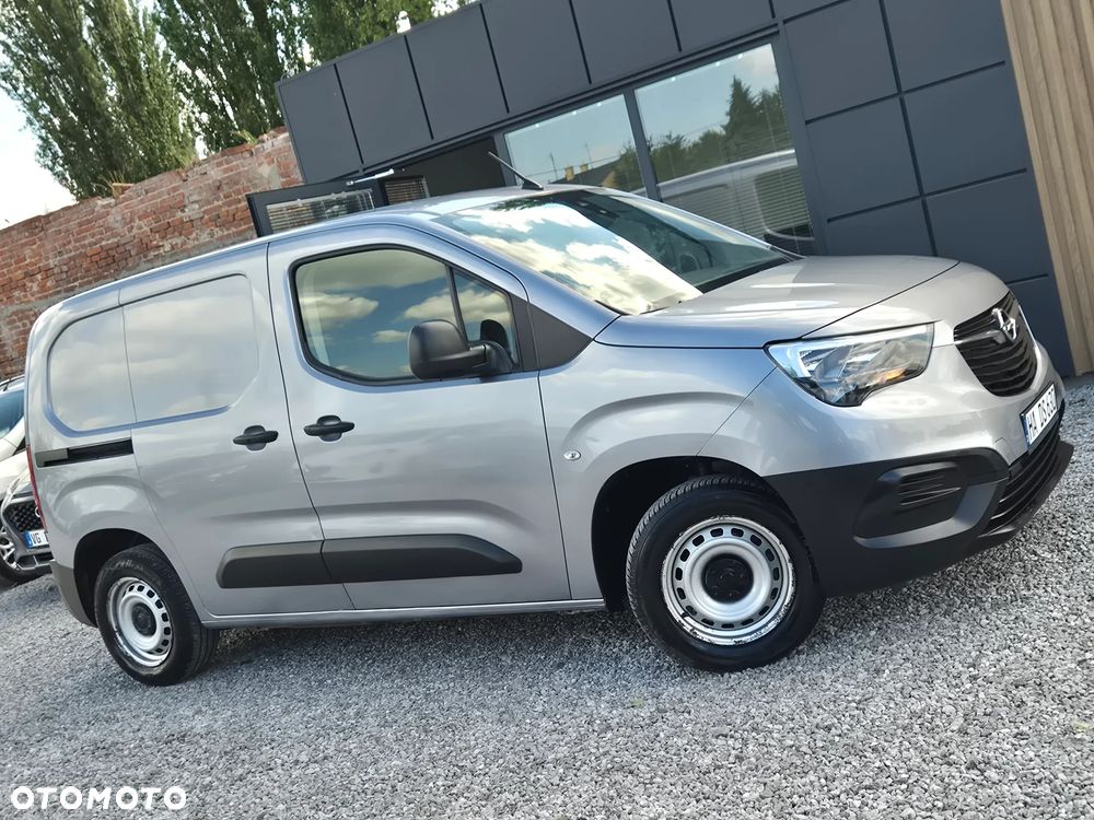 Opel COMBO - 19