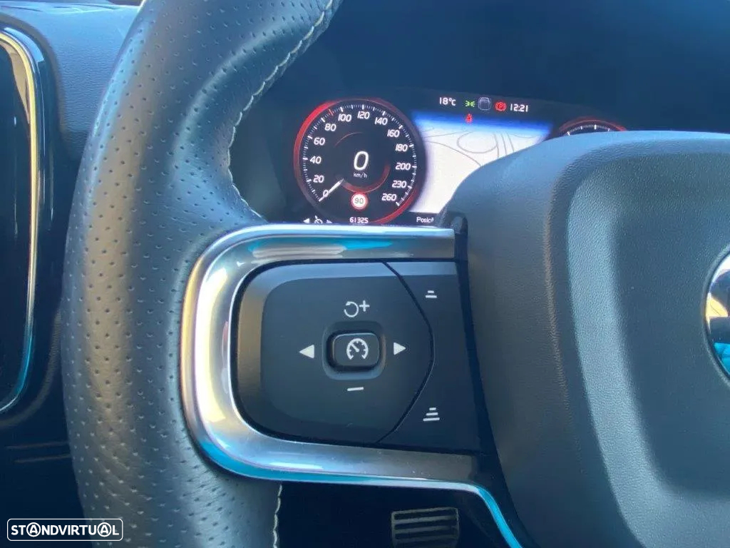 Volvo XC 40 1.5 T3 R-Design Geartronic - 25