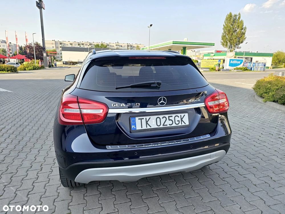 Mercedes-Benz GLA 250 4-Matic - 17