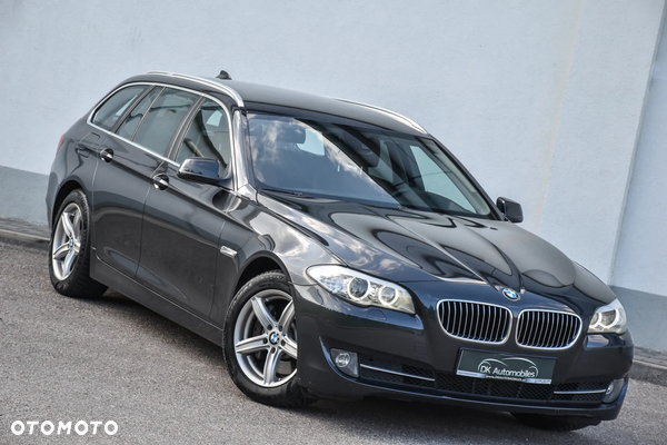 BMW Seria 5 525d Touring Sport-Aut Luxury Line