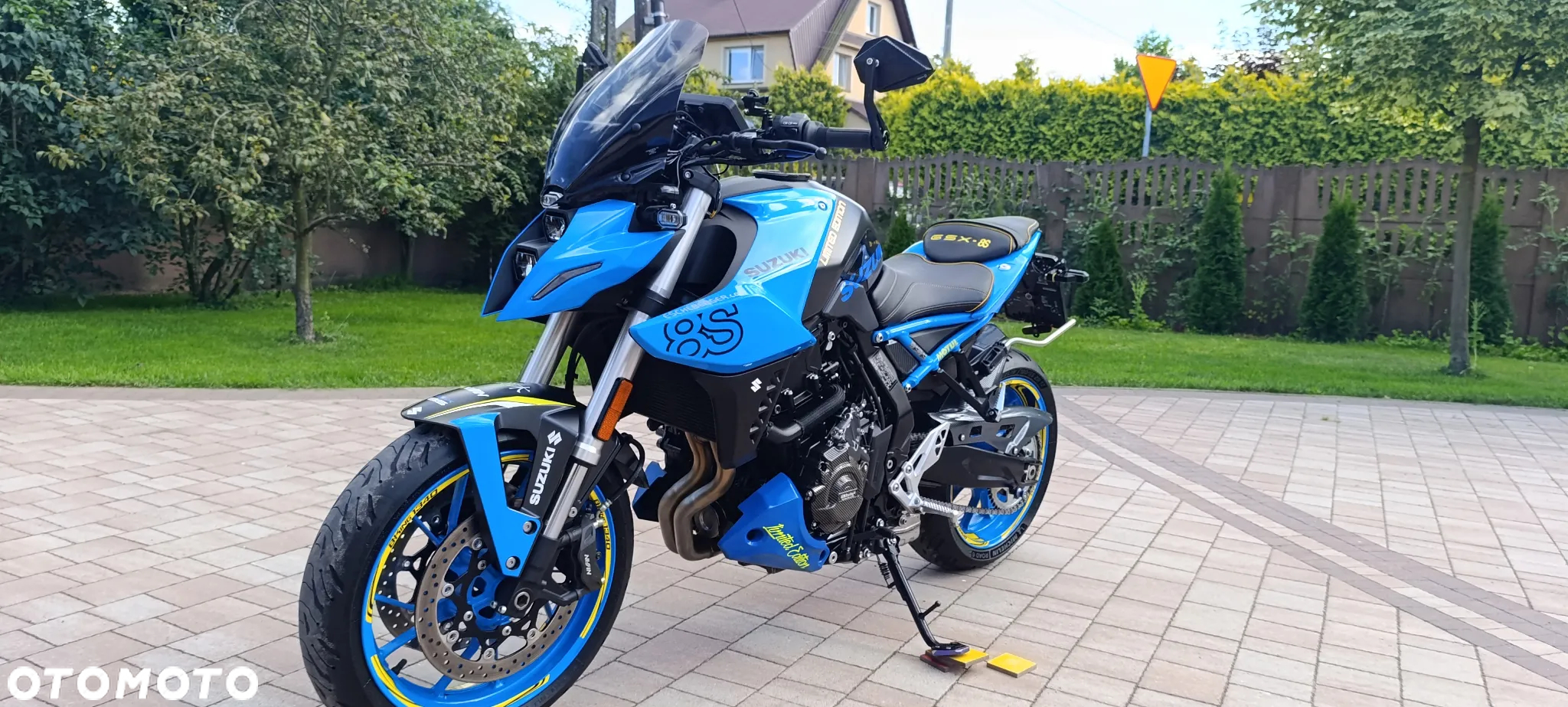 Suzuki GSX - 4