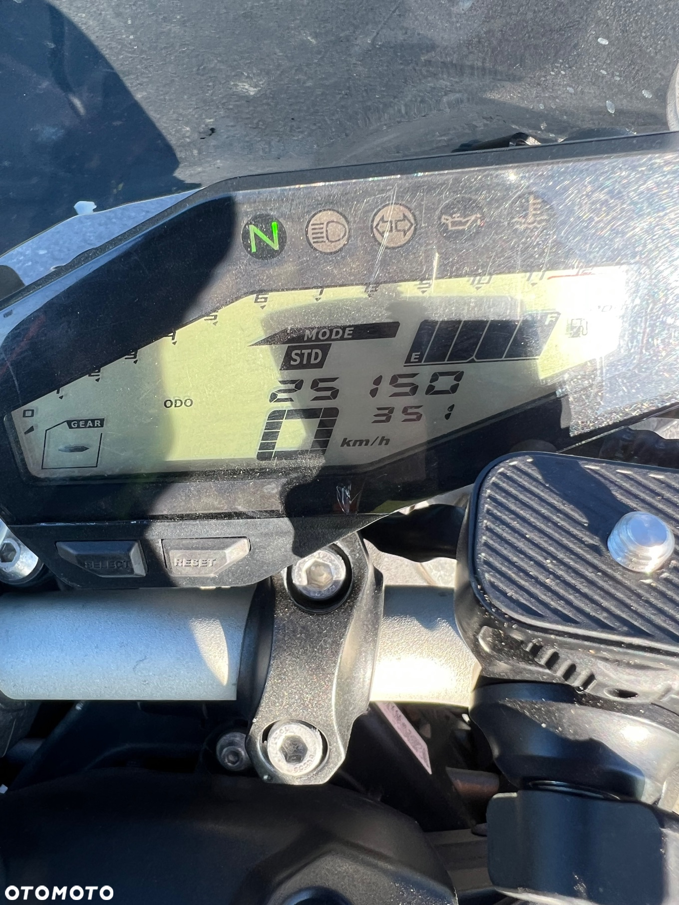 Yamaha MT - 12