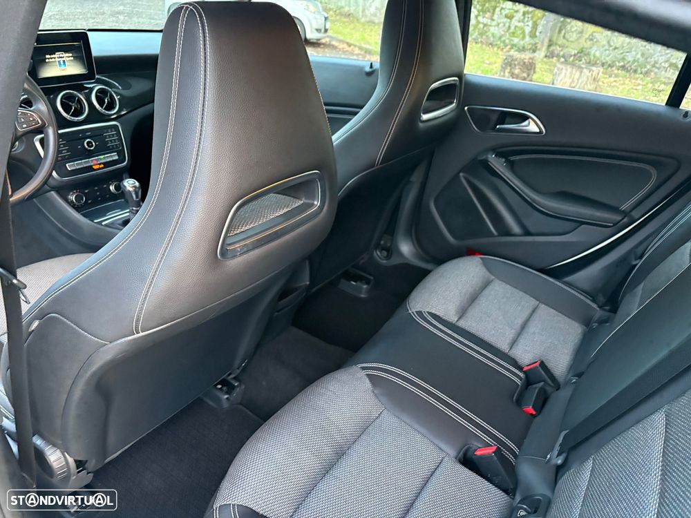 Mercedes-Benz CLA 180 d BlueEFFICIENCY Edition - 16