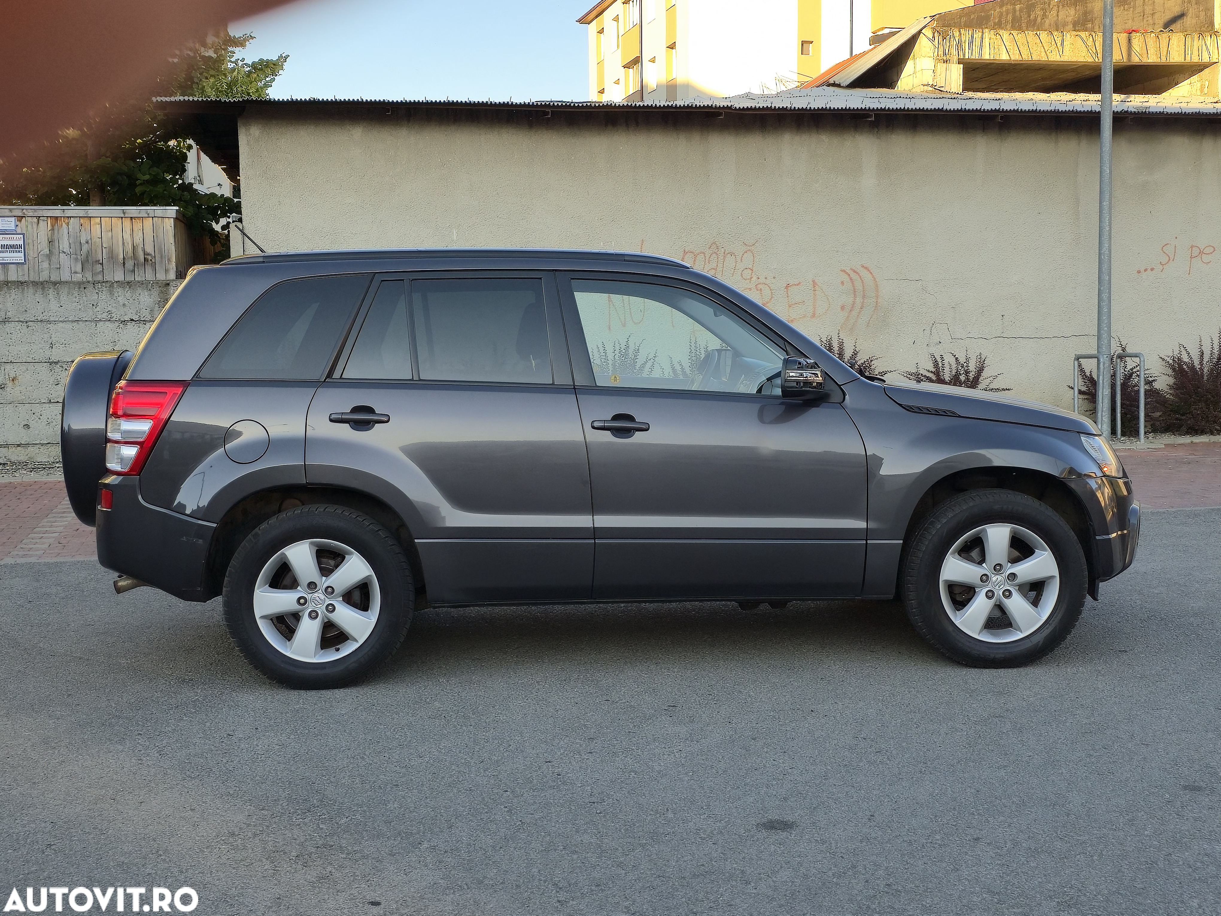 Suzuki Grand Vitara 1.9 DDiS Club - 10