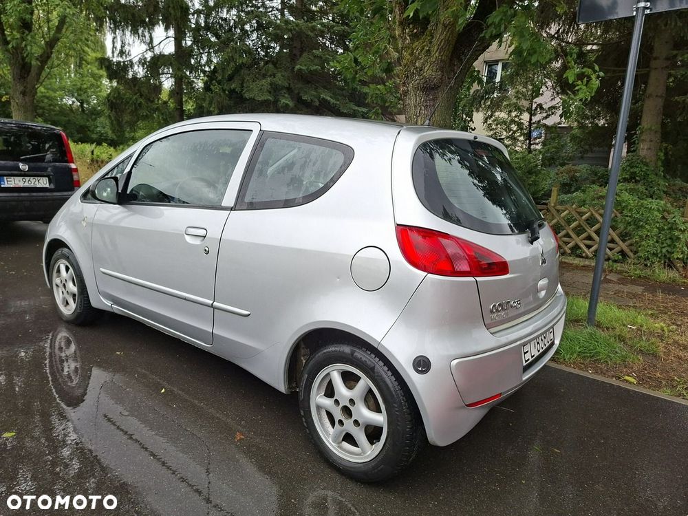 Mitsubishi Colt - 5