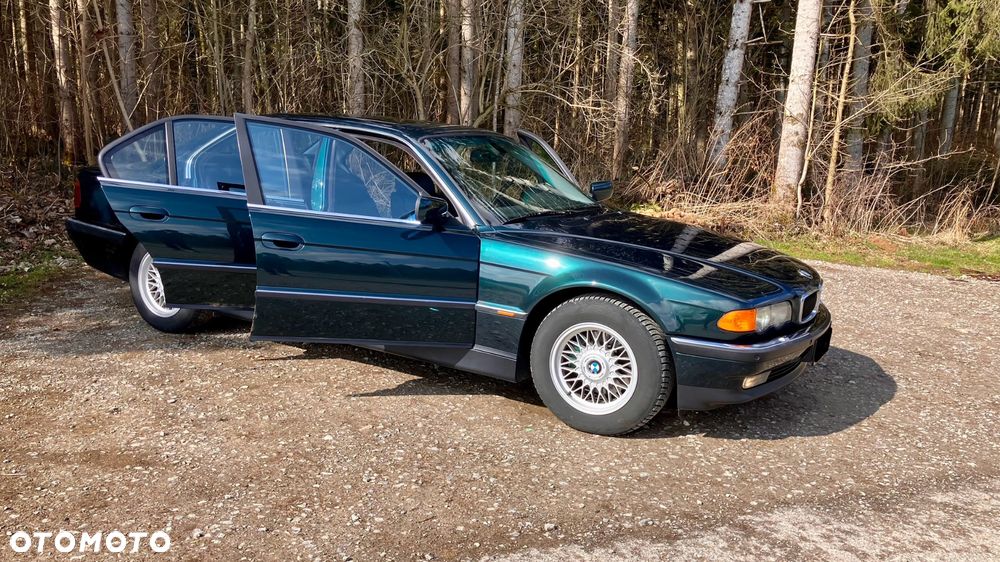 BMW Seria 7 - 32
