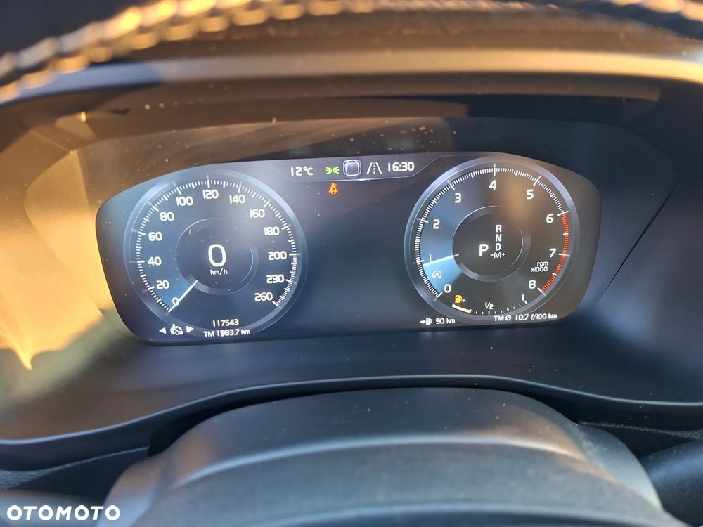 Volvo XC 40 T4 R-Design - 21