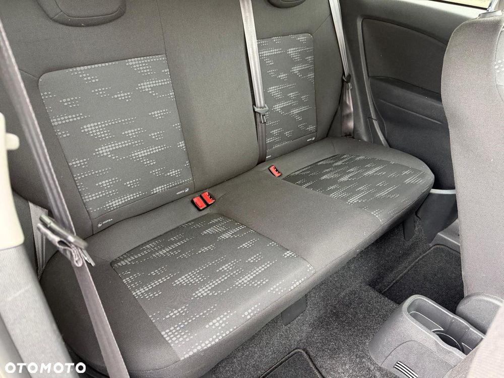 Opel Corsa 1.2 16V Essentia - 18