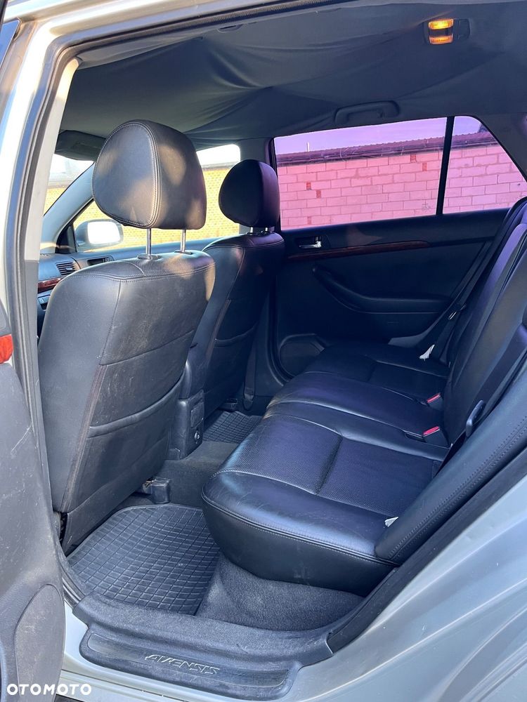 Toyota Avensis 2.0 D-4D Prestige - 9