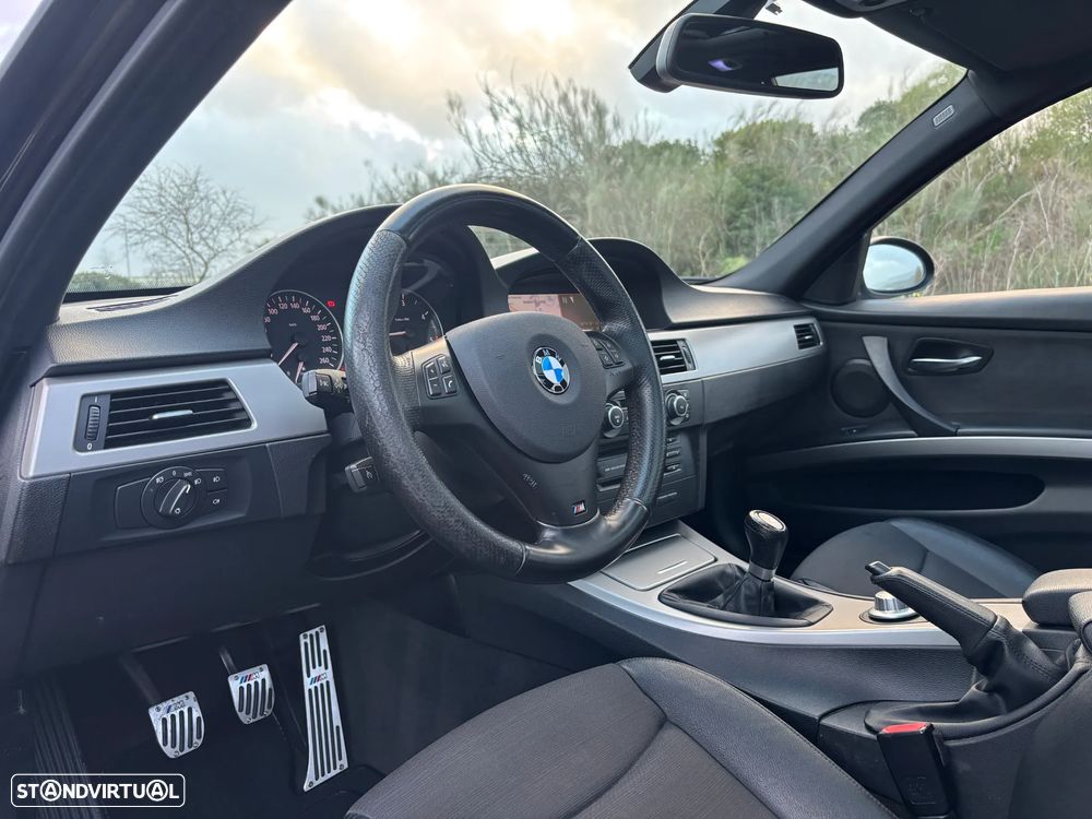 BMW 320 d Exclusive - 12