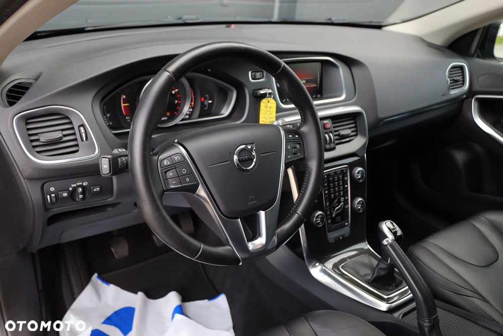 Volvo V40 T2 Inscription - 16